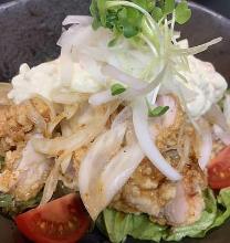 Fried chicken with vinegar and tartar sauce