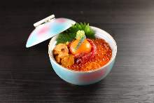 Sea urchin and salmon roe rice bowl