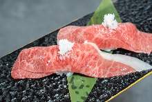 Seared beef sushi