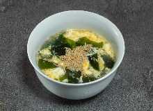 Wakame seaweed egg drop soup