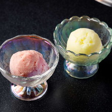Sorbet (Yuzu/Strawberry) each
