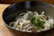 Wheat noodles topped with fried offal