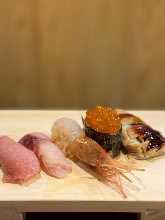 Assorted nigiri sushi, 5 kinds