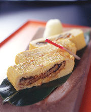 Wrapped omelet with eel