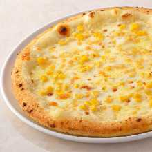 Mayonnaise and corn pizza