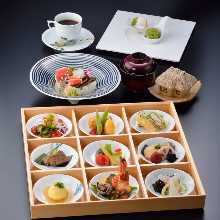 Assorted small bowled dishes of the season, 9 kinds set