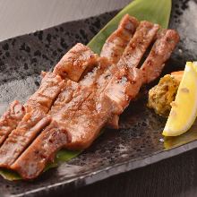 Beef tongue seasoned with salt