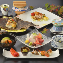 4,400 JPY Course (9 Items) 4,400 JPY Course (9 Items)