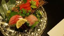 Assorted sashimi