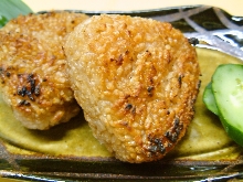 Grilled rice ball