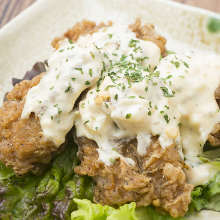 Fried chicken with vinegar and tartar sauce