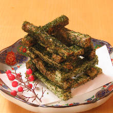 Chinese yam deep-fried without batter, topped with sea lettuce