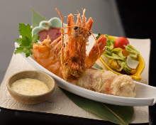 Fried shrimp dressed with mayonnaise