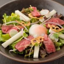 Seared beef salad