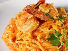 Tomato cream sauce pasta with shrimp