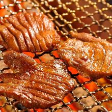 Beef tongue seasoned with salt