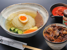 Mini reimen (cold noodles) and choice of mini rice bowl set