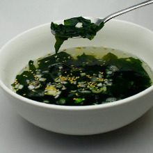 Wakame seaweed soup