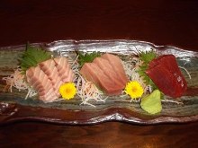 Assorted tuna sashimi