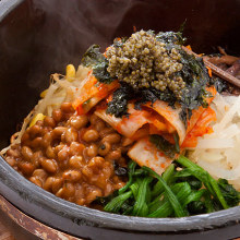 Stone-cooked natto bibimbap