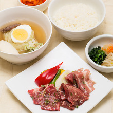 Lunch set of yakiniku and half-reimen