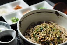 Chilled buckwheat noodles with grated yam