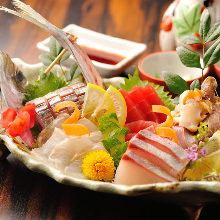 Assorted sashimi
