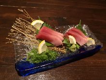 Chutoro (medium fatty tuna) sashimi