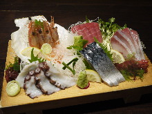 Assorted sashimi