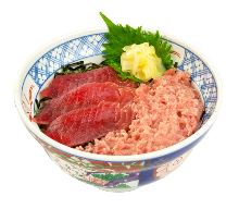 Raw tuna rice bowl