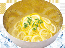 Reimen topped with lemon