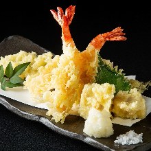 Assorted seafood tempura