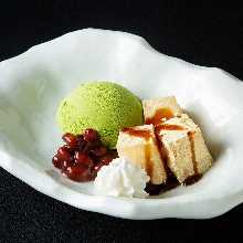 Matcha with warabimochi (bracken-starch dumpling) and matcha ice cream