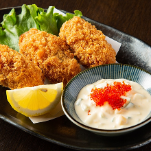 Deep-fried oysters with tartar sauce
