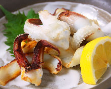 Salted and grilled squid tentacles