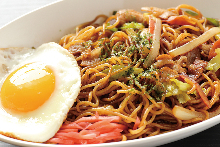 Yakisoba noodles with sauce