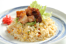 Fried rice with simmered cubed meat