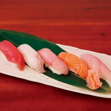 Assorted nigiri sushi, 5 kinds