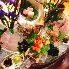 Assorted sashimi