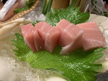 Chutoro (medium fatty tuna) sashimi