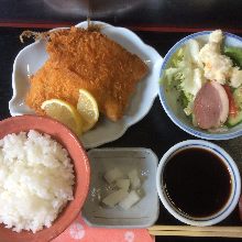 Deep-fried horse mackerel