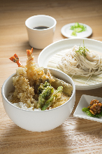 Tempura rice bowl and soba meal set