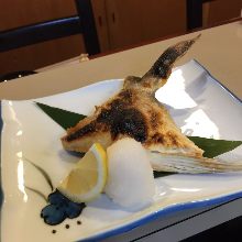 Salted and grilled yellowtail collar meat