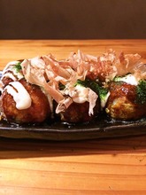 Takoyaki (octopus balls)