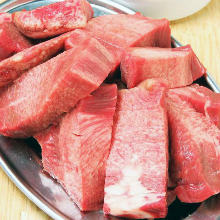 Thickly-sliced aged beef tongue seasoned with salt