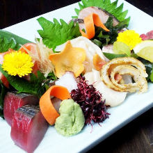 Assorted sashimi