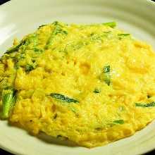 Stir-fried egg with garlic chives