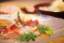 Assorted sashimi