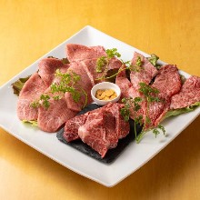 Tottori Wagyu Selected Rare Cuts 3-Piece Assortment Tottori Wagyu Selected Rare Cuts 3-Piece Assortment