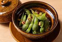 Grilled edamame, peperoncino flavor